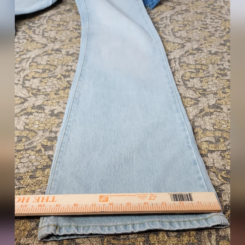 Women's High Rise Flare Jeans - Light Wash Denim - Universal Threads - 6L - Picture 15 of 16